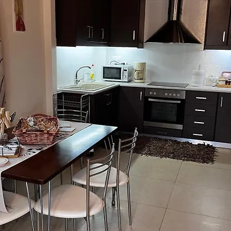 Rias Private House *
