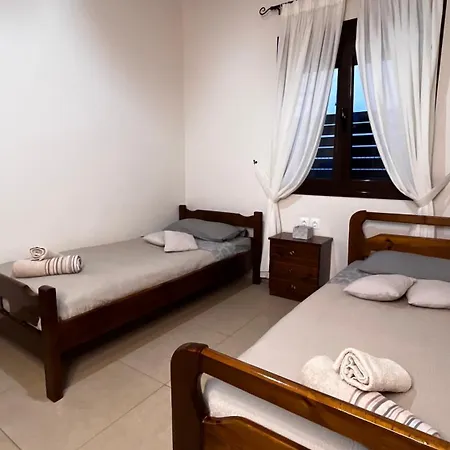 Semesterbostad Rias Private House *